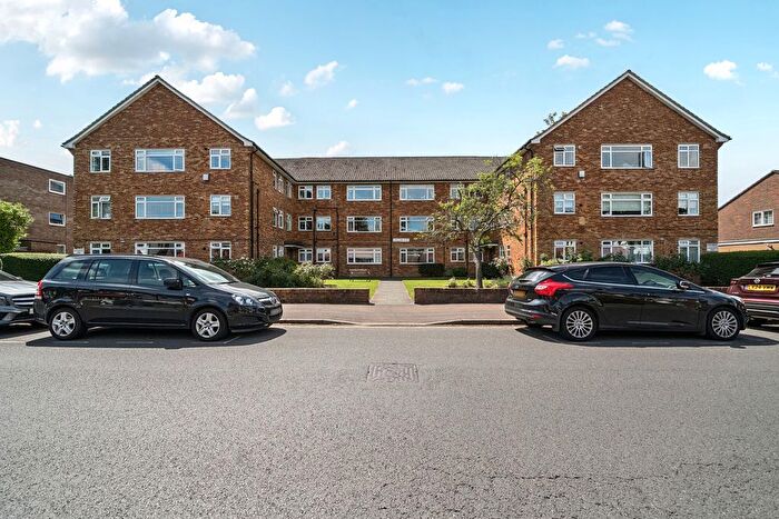 2 Bedroom Flat For Sale In Longlands Road, Sidcup, DA15
