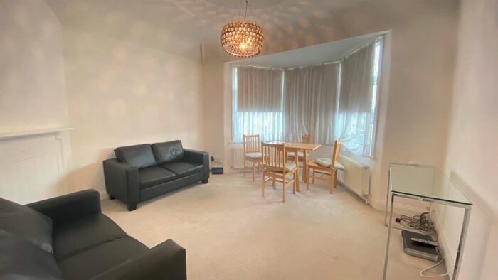 2 Bedroom Flat To Rent In Squires Lane, Finchley, N3