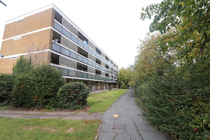 1 Bedroom Flat To Rent In Pamplins, Lee Chapel North, SS15