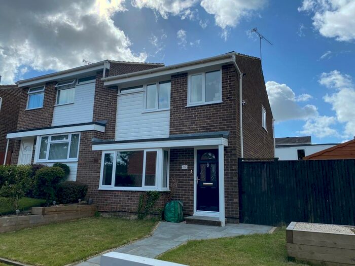 3 Bedroom Semi-Detached House To Rent In Woodside Road, North Baddesley, SO52