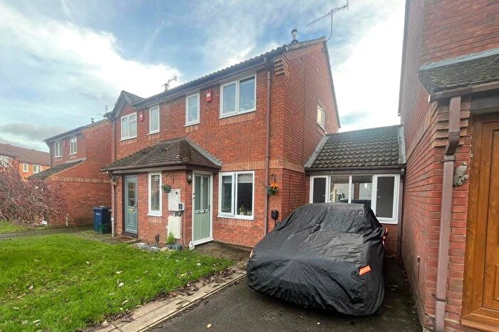 3 Bedroom Semi-Detached House For Sale In Weywood Close, Farnham, Surrey, GU9