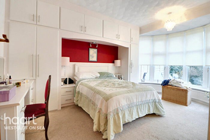 3 Bedroom Bungalow For Sale In Dulverton Avenue, Westcliff-On-Sea, SS0