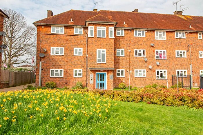 1 Bedroom Flat For Sale In Otley Way, South Oxhey, Watford, WD19