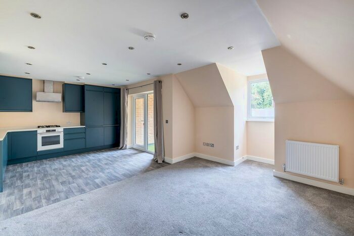 1 Bedroom Flat To Rent In Pampisford Road, Purley, CR8