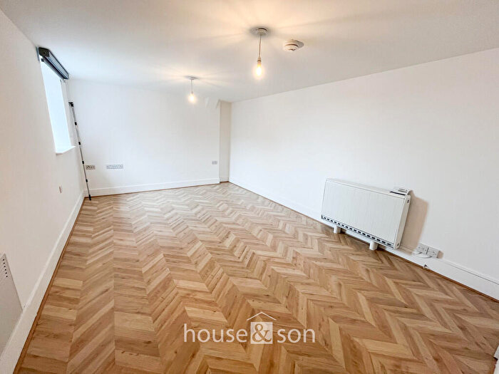 1 Bedroom Flat To Rent In Latimer Court, Latimer Road, BH9