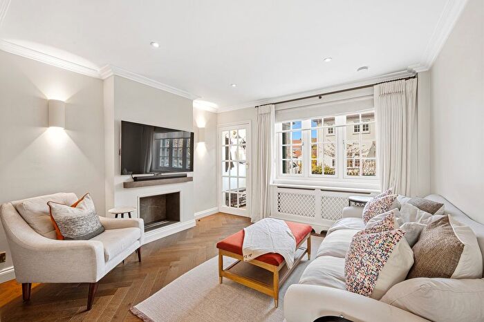 2 Bedroom Terraced House For Sale In South Road, Weybridge, KT13