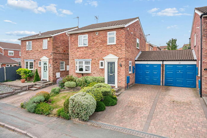 3 Bedroom Detached House For Sale In Barford Rise, Luton, LU2