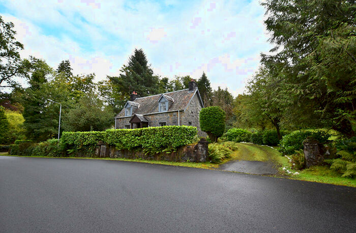 2 Bedroom Detached House For Sale In Fernbank, Dalmally, Argyllshire, PA33