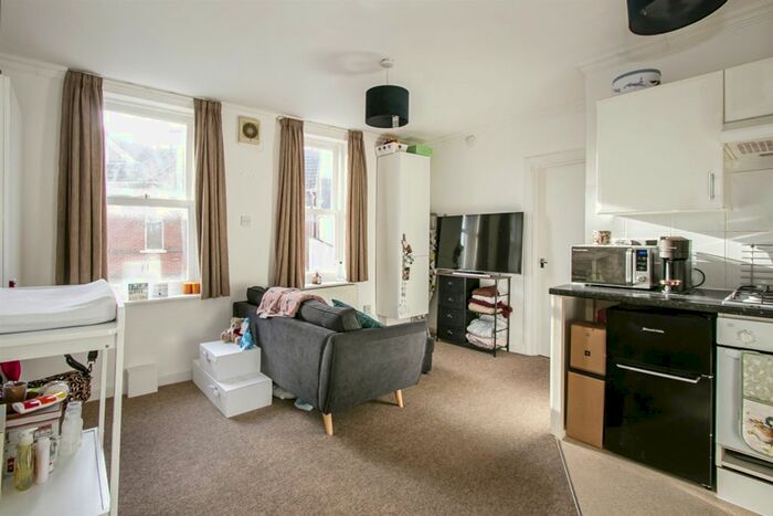 1 Bedroom Flat For Sale In Sea Road, Boscombe, Bournemouth, BH5