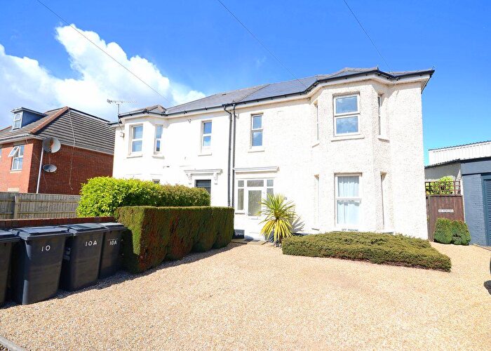 2 Bedroom Flat For Sale In Malmesbury Park Place, Bournemouth, BH8