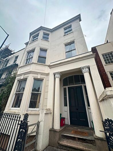 2 Bedroom Flat To Rent In Flat, Dale Street, CV32