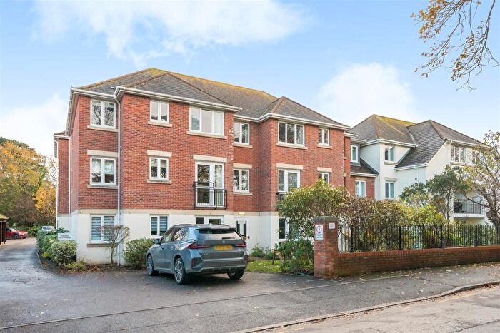 1 Bedroom Retirement Property For Sale In Daniels Lodge, Highcliffe, BH23