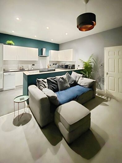 2 Bedroom Flat To Rent In Oxford Street, South Shields, Tyne And Wear, NE33