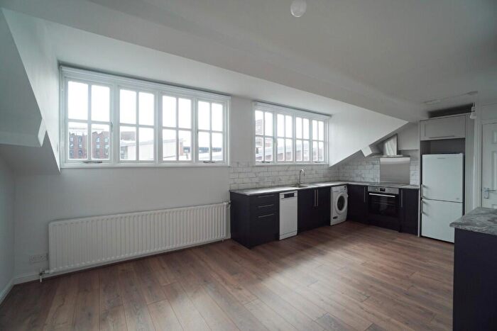 2 Bedroom Flat To Rent In Queens Road, Chester, Cheshire, CH1