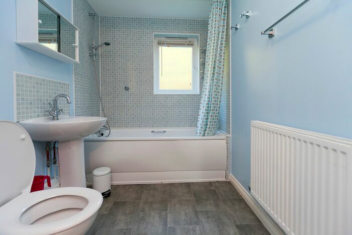 2 Bedroom Flat To Rent In Glandford Way, Chadwell Heath, Romford, RM6