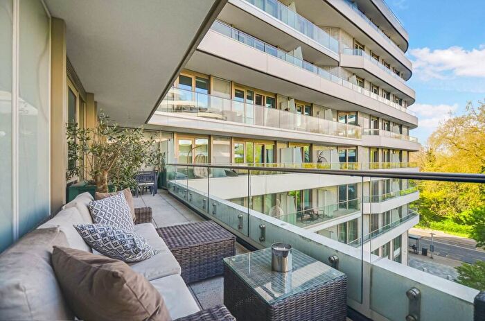 2 Bedroom Flat For Sale In Valetta House, Battersea, London, SW11