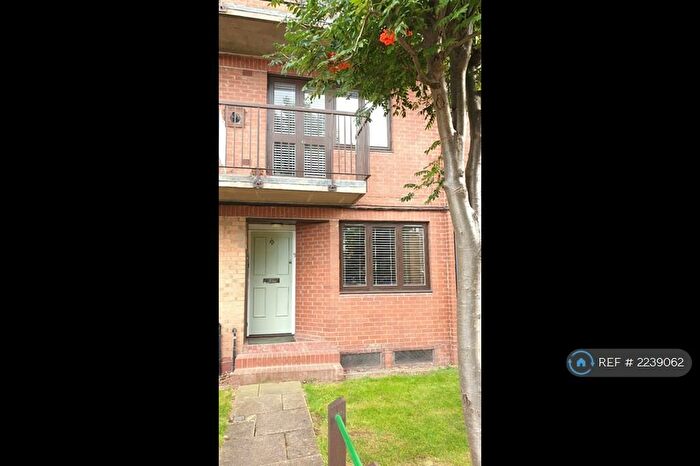 2 Bedroom Flat To Rent In Rembrandt Close, London, E14