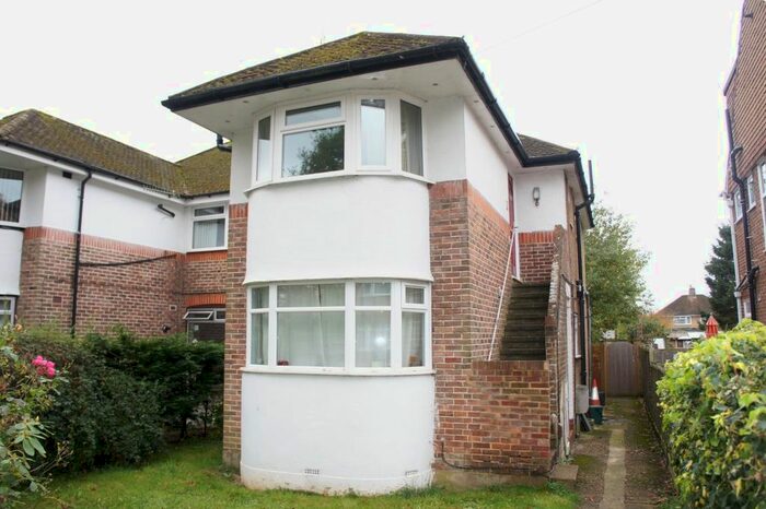 2 Bedroom Maisonette To Rent In Kingsley Grove, Reigate RH2
