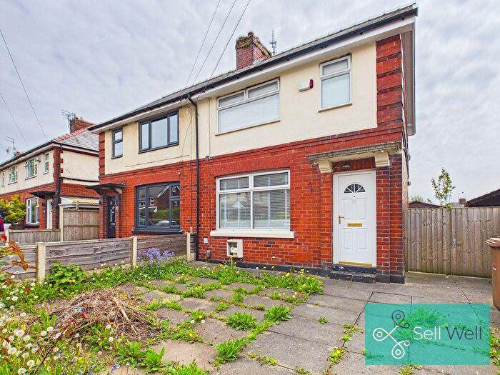 3 Bedroom Semi Detached House For Sale In Wardley Avenue, Worsley, Manchester, M28