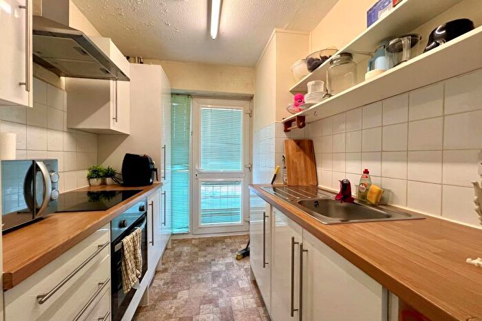 2 Bedroom Maisonette To Rent In West End, Woking, Surrey, GU24