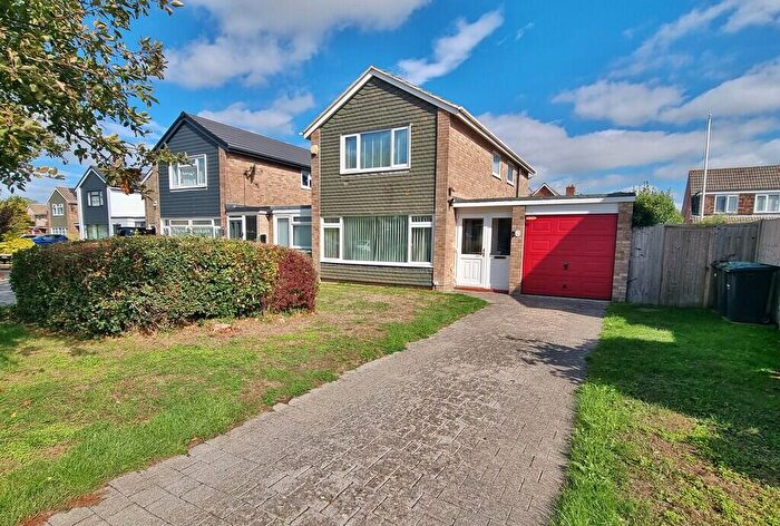 3 Bedroom Link Detached House For Sale In Pook Lane, Warblington, PO9