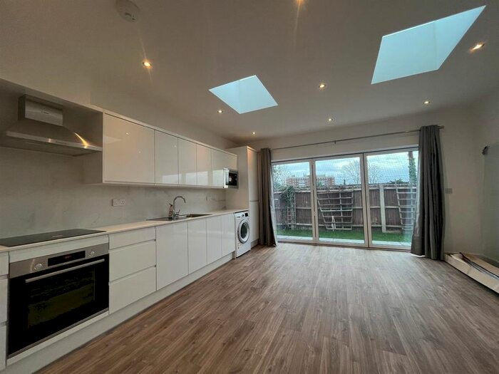 3 Bedroom Bungalow To Rent In Lowfield Road, London, W3