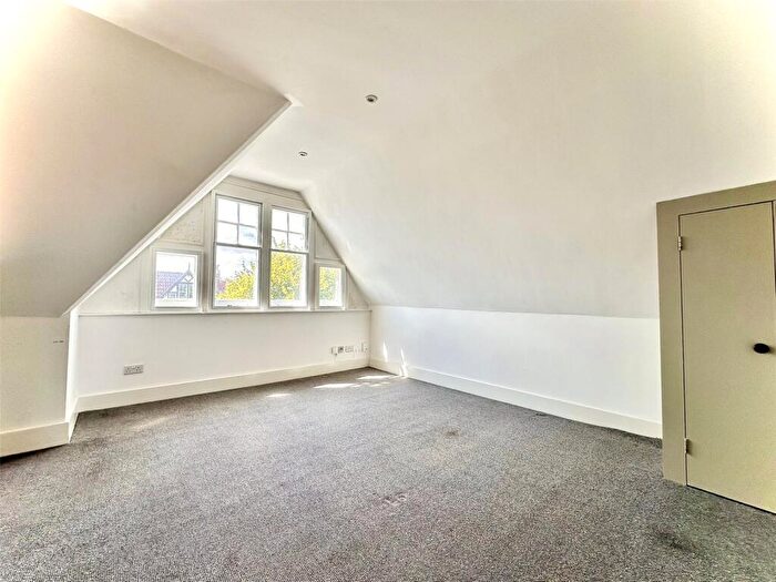 2 Bedroom Apartment To Rent In Henleaze, Henleaze Gardens, BS9