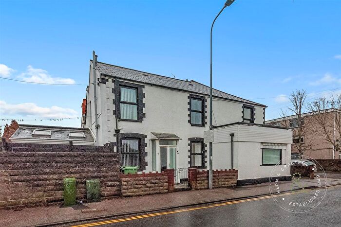 3 Bedroom End Of Terrace House For Sale In Conybeare Road, Victoria Park, Cardiff, CF5