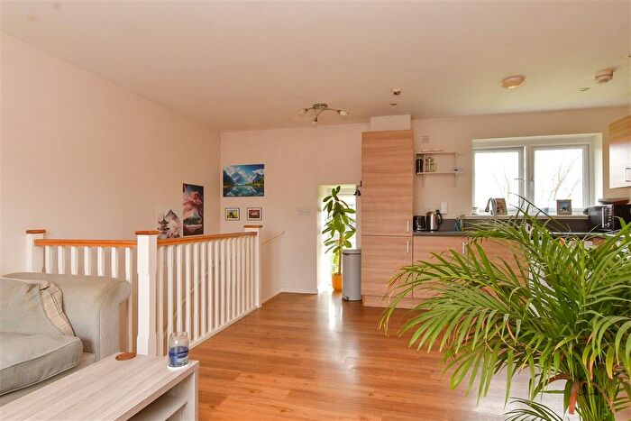 2 Bedroom Property For Sale In Wells Court, Northfleet, Gravesend, Kent, DA11
