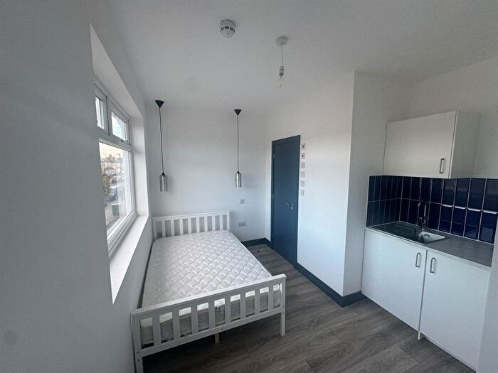 1 Bedroom Studio To Rent In Woodmansterne Road, London, SW16