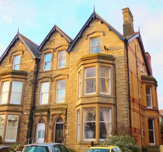 2 Bedroom Flat To Rent In Clifton Drive North, St. Annes, Lytham St. Annes FY8