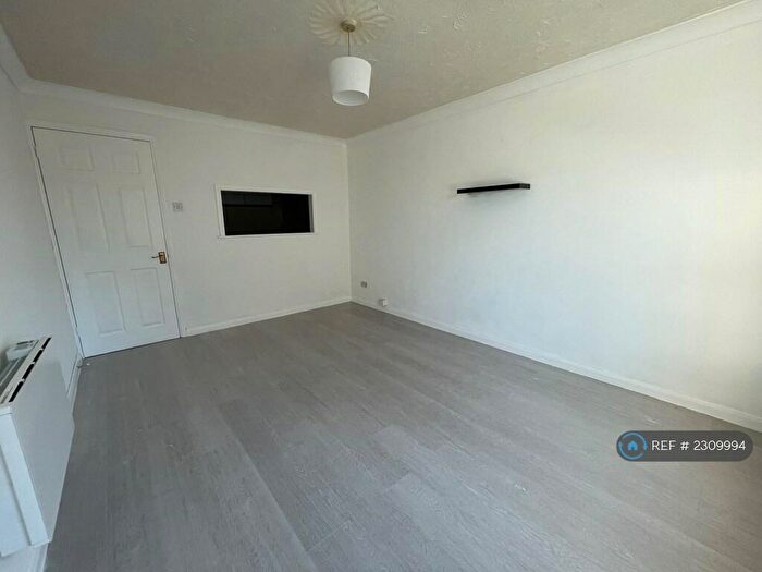1 Bedroom Flat To Rent In Stour Road, Harwich, CO12