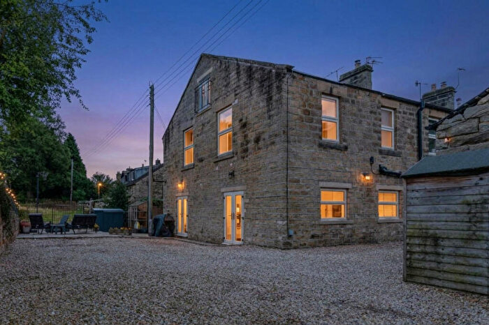 4 Bedroom Semi-Detached House For Sale In Low Laithe, Harrogate, HG3