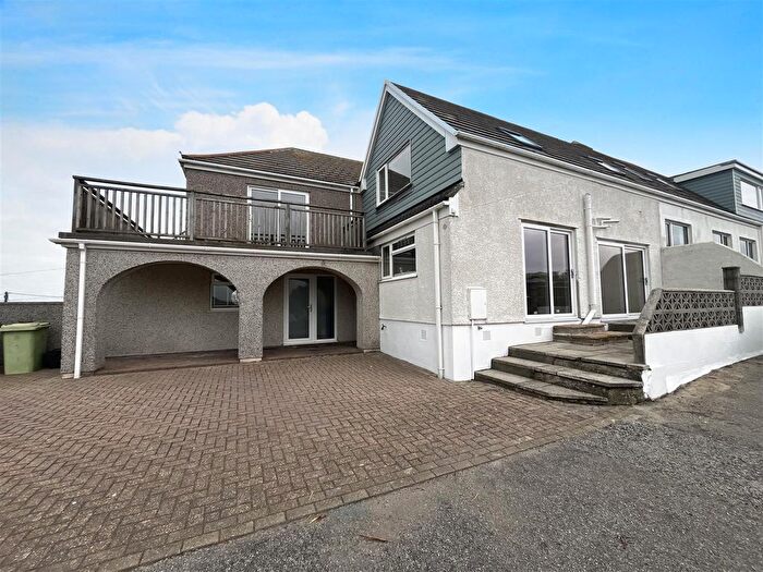 3 Bedroom Flat To Rent In Riviere Towans, Phillack, TR27