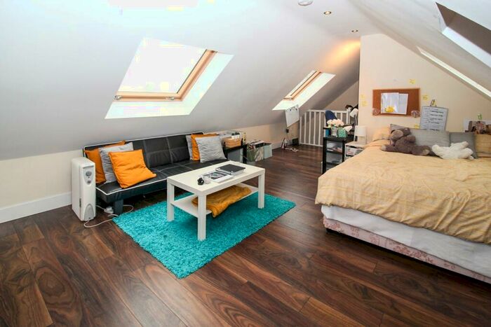 Studio To Rent In Roseland Road, Kenilworth, CV8