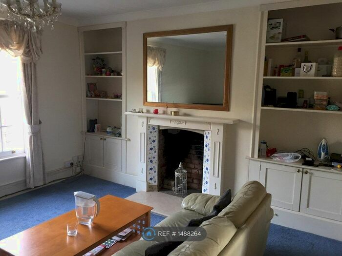 1 Bedroom Flat To Rent In Hillingdon Road, Uxbridge, UB10