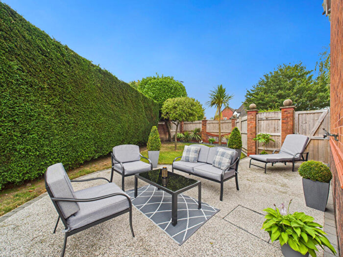 4 Bedroom Detached House For Sale In Howdale Road, Hull, HU8