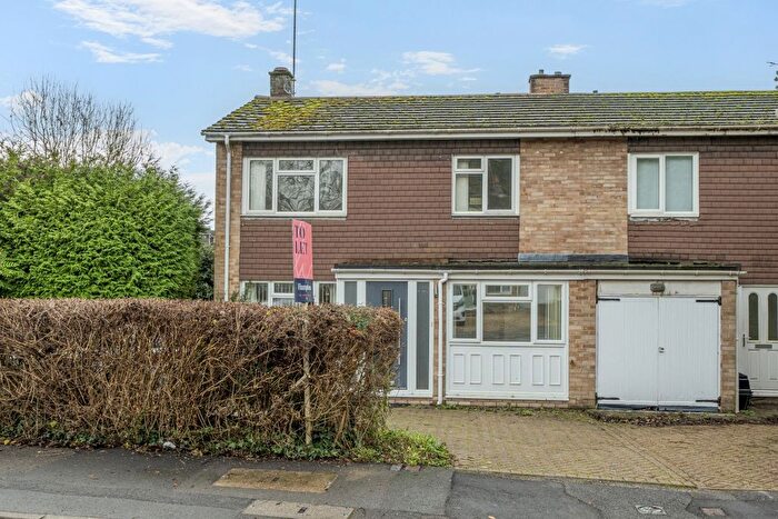 3 Bedroom Semi-Detached House To Rent In Fiona Close, Winchester, SO23