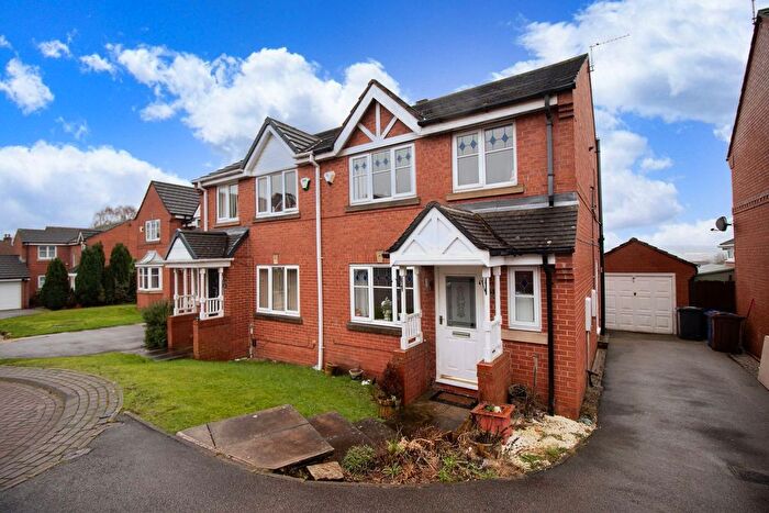 3 Bedroom Semi-Detached House For Sale In Croft Drive, Mapplewell, Barnsley, S75