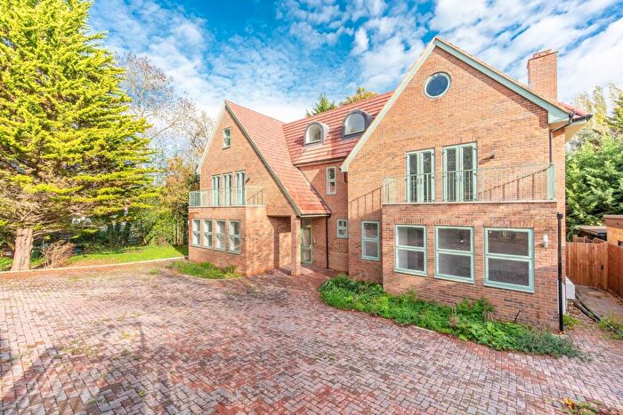 2 Bedroom Flat For Sale In West End Lane, Pinner, HA5