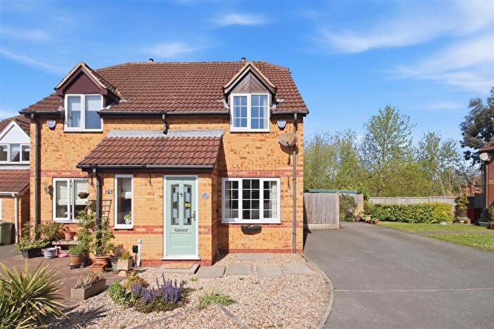 2 Bedroom Semi-Detached House For Sale In Ridgeway Avenue, Bolsover, Chesterfield, S44