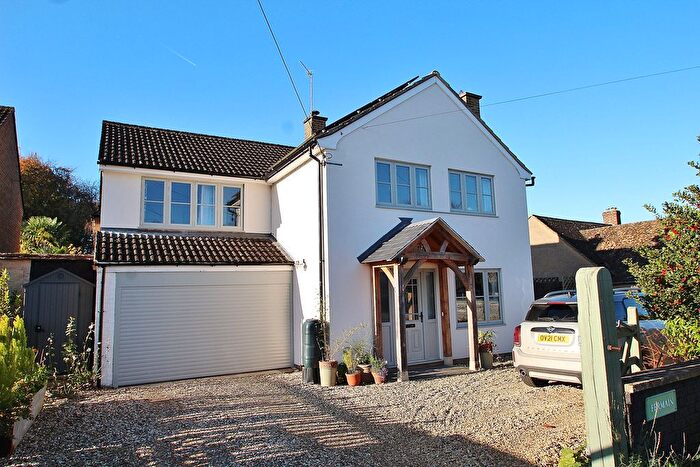 4 Bedroom Detached House For Sale In East End, Nr North Leigh, OX29
