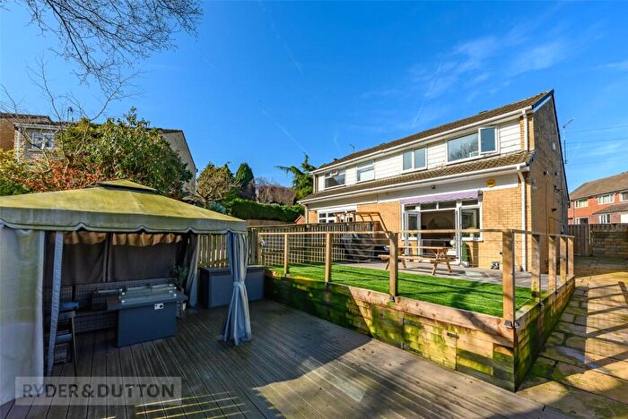 3 Bedroom Semi Detached House For Sale In Warneford Road, Cowlersley, Huddersfield, HD4