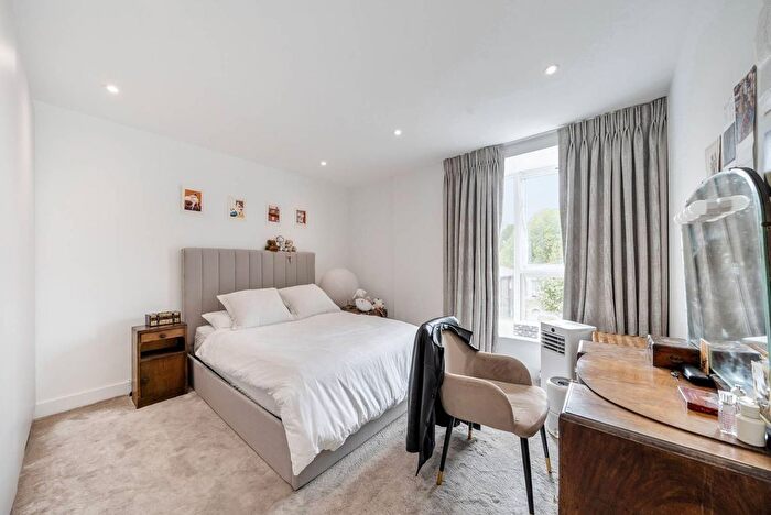 1 Bedroom Flat For Sale In Tollgate Gardens, North Maida Vale, London, NW6