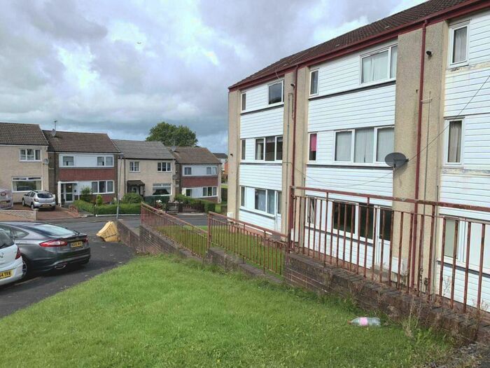 2 Bedroom Flat To Rent In Foxbar Crescent, Foxbar, PA2