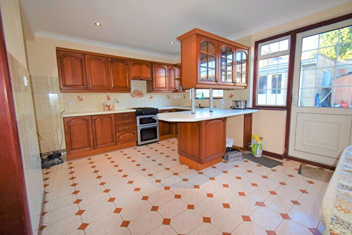 4 Bedroom Semi-detached House To Rent In Rugby Avenue, Wembley, HA0