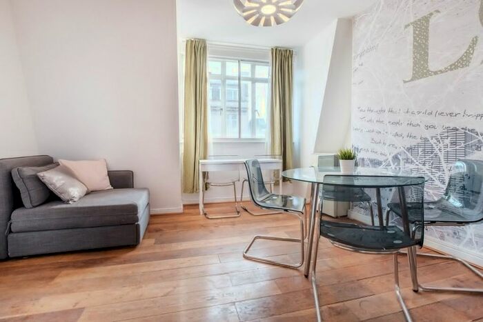 1 Bedroom Flat To Rent In Oxford Street, W1D