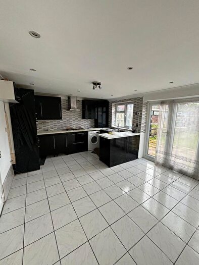 4 Bedroom Terraced House To Rent In Spencer Road, Ilford, IG3