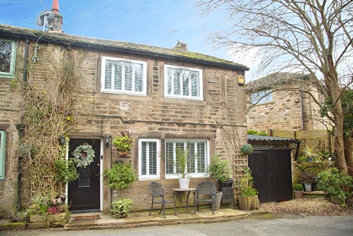 3 Bedroom End Terrace House For Sale In Dobb Top Road, Holmbridge, Holmfirth, HD9