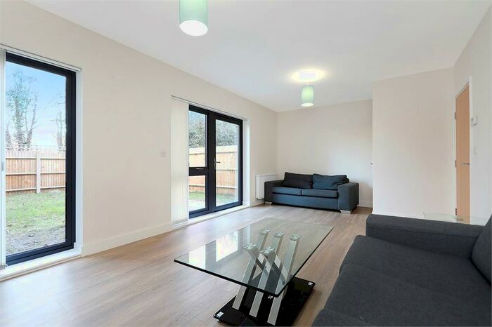 4 Bedroom Terraced House To Rent In Fisher Close, Rotherhithe, London, SE16